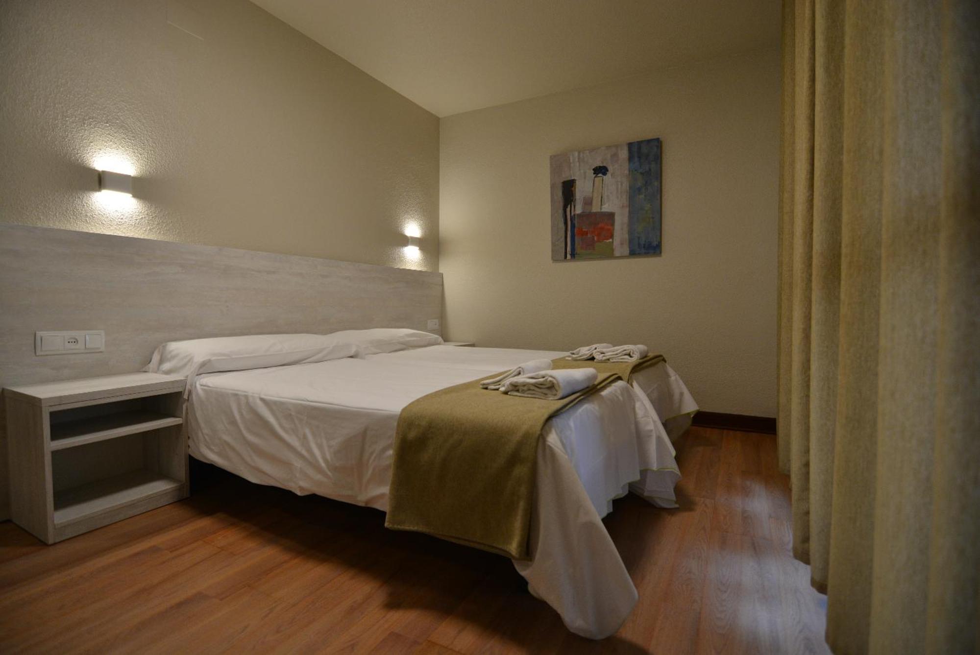 Hotel&Bar Ducay Olite Exterior photo