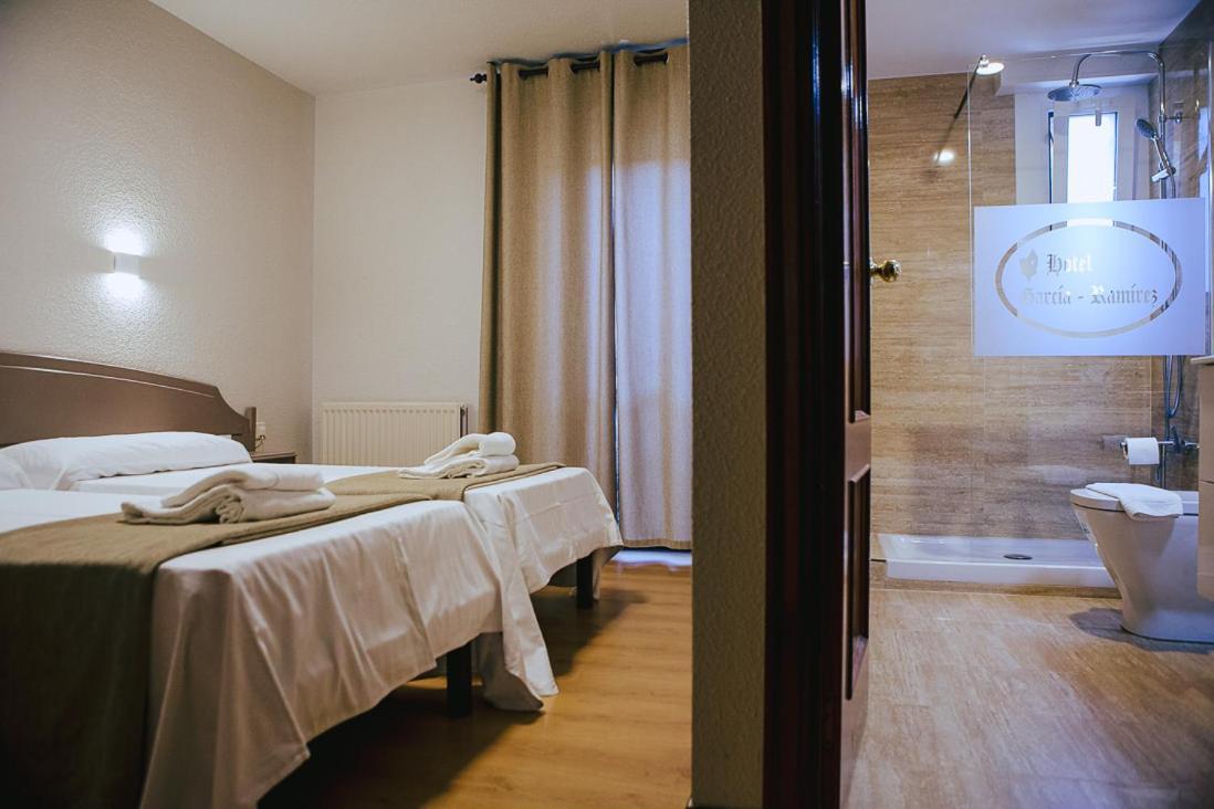 Hotel&Bar Ducay Olite Room photo