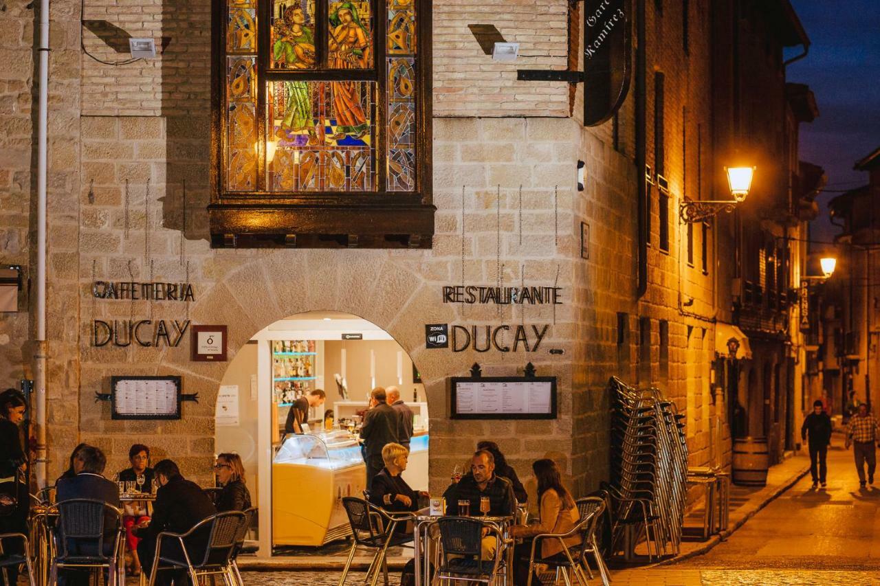 Hotel&Bar Ducay Olite Exterior photo