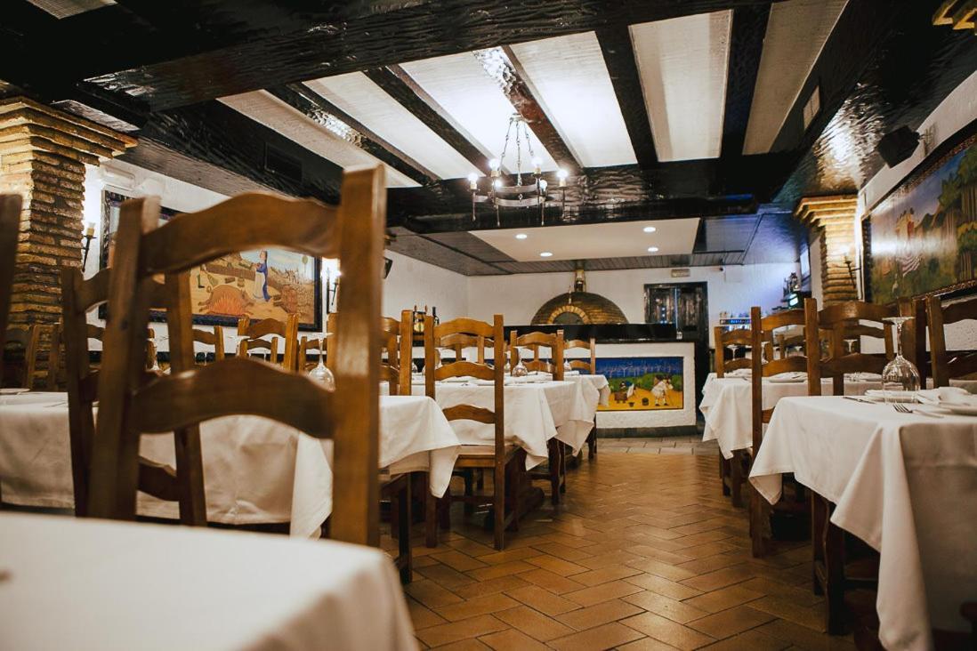Hotel&Bar Ducay Olite Exterior photo
